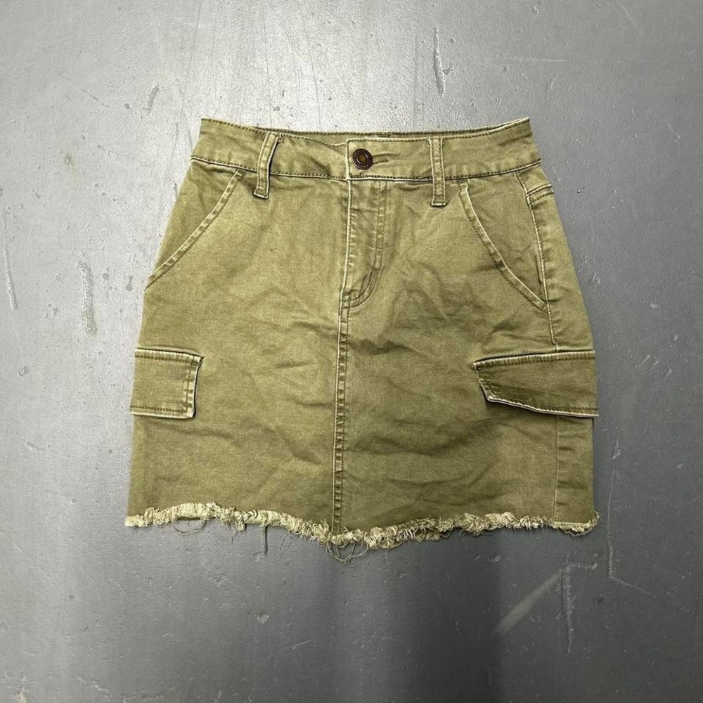Vintage Y2K women's So brand olive green khaki cargo mini skirt with raw hem